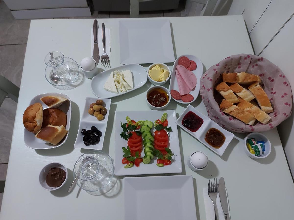 Celil Pansiyon Ayvalı 외부 사진