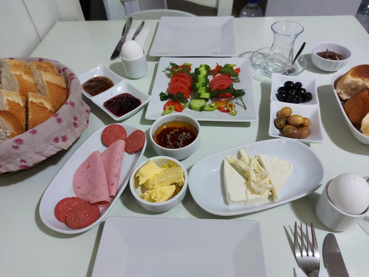 Celil Pansiyon Ayvalı 외부 사진